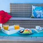 Vittoria Luxury Bed and Breakfast 4*